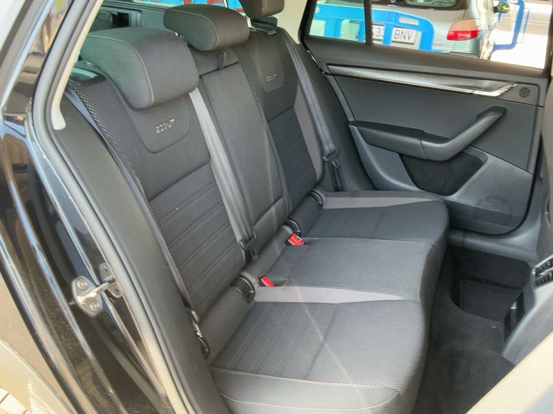 Skoda Octavia 2.0 TSI Scout 4x4 — zdjęcie 14