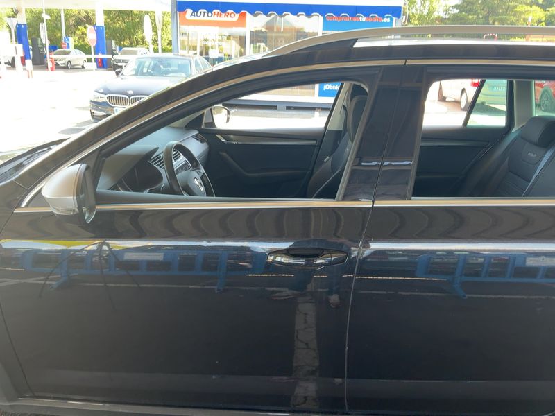 Skoda Octavia 2.0 TSI Scout 4x4 — zdjęcie 4
