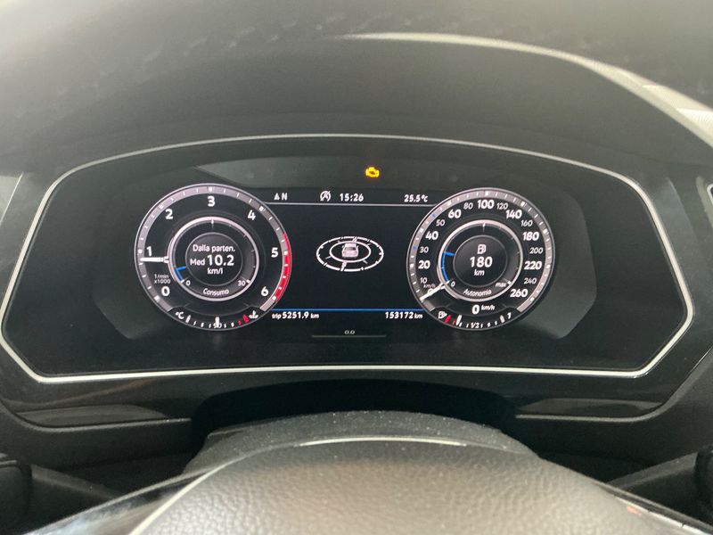 Volkswagen Tiguan 2.0 TDI Executive 4Motion BlueMotion Tech — zdjęcie 13