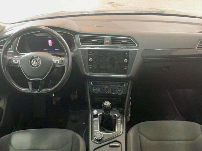 Volkswagen Tiguan 2.0 TDI Executive 4Motion BlueMotion Tech — zdjęcie 12