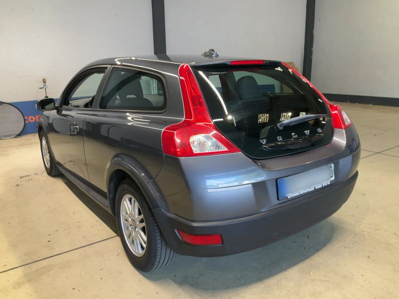 Volvo C30 1.8 Kinetic — zdjęcie 3