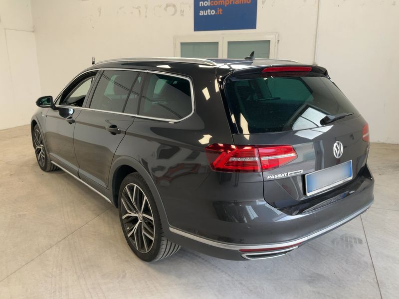 Volkswagen Passat Alltrack 2.0 TDI 4Motion BlueMotion Tech — zdjęcie 3