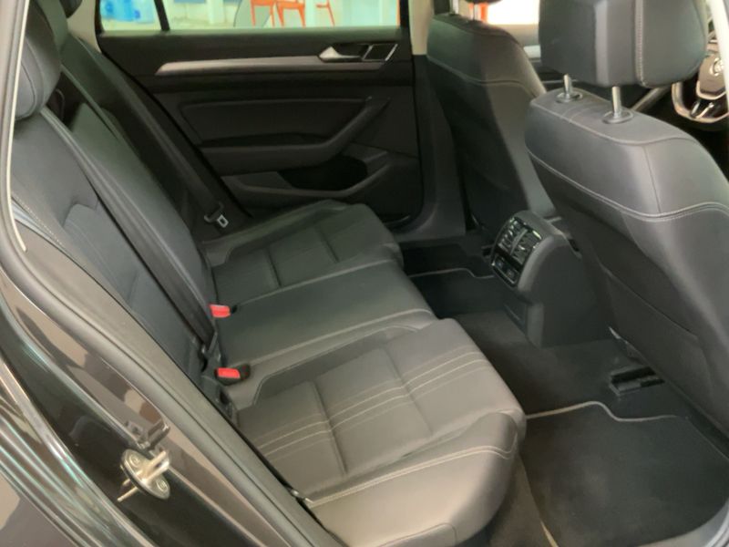 Volkswagen Passat Alltrack 2.0 TDI 4Motion BlueMotion Tech — zdjęcie 14