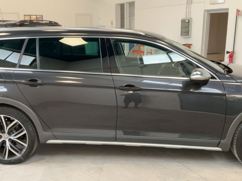 Volkswagen Passat Alltrack 2.0 TDI 4Motion BlueMotion Tech — zdjęcie 7
