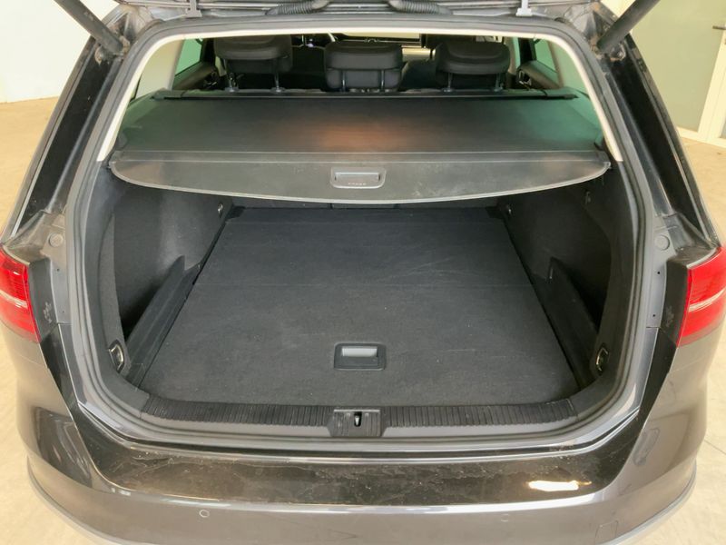 Volkswagen Passat Alltrack 2.0 TDI 4Motion BlueMotion Tech — zdjęcie 10