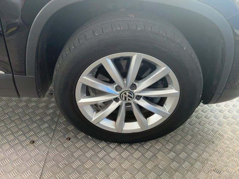 Volkswagen Tiguan 2.0 TDI Lounge Sport & Style 4Motion BlueMotion Tech 2015 – снимка 11