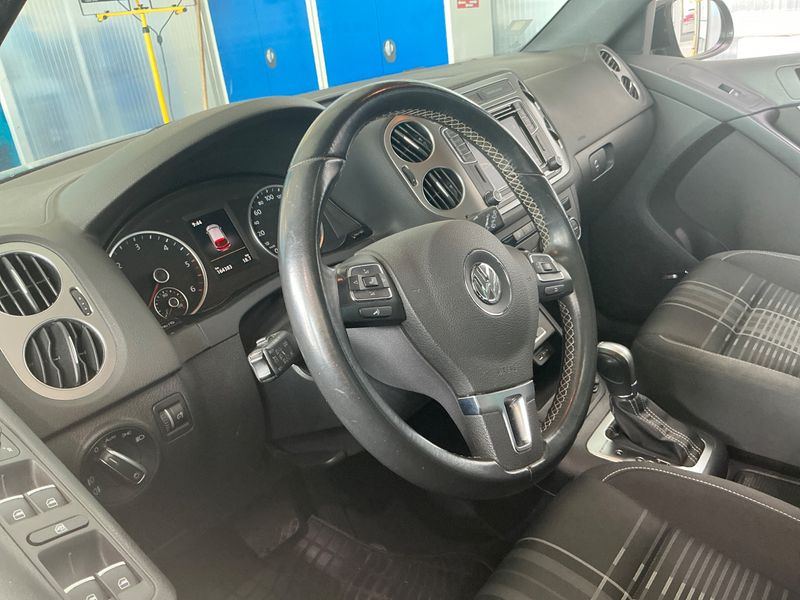 Volkswagen Tiguan 2.0 TDI Lounge Sport & Style 4Motion BlueMotion Tech 2015 – снимка 26