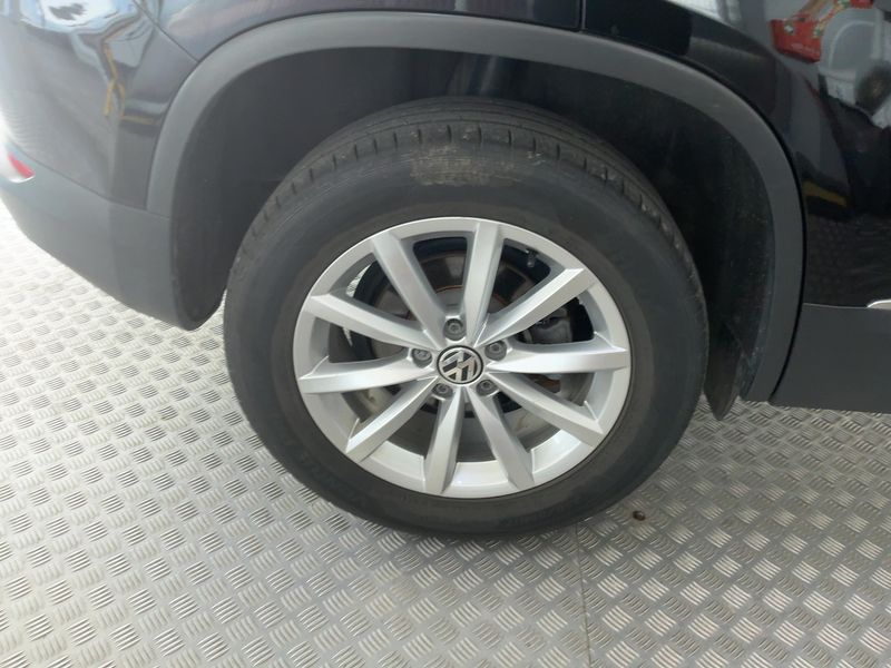 Volkswagen Tiguan 2.0 TDI Lounge Sport & Style 4Motion BlueMotion Tech 2015 – снимка 9
