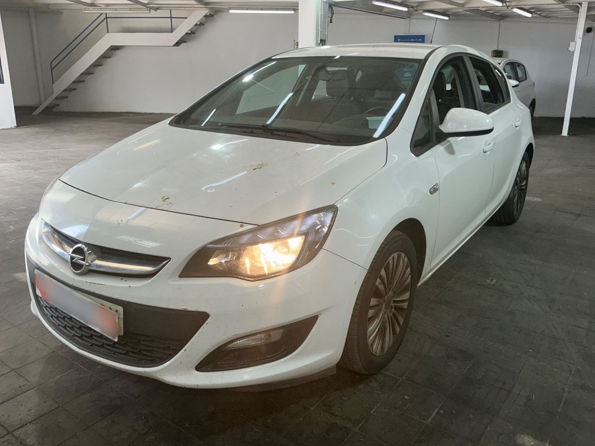 Opel Astra 2015