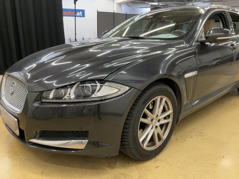 Jaguar XF 3.0 D V6 Premium Luxury — zdjęcie 2