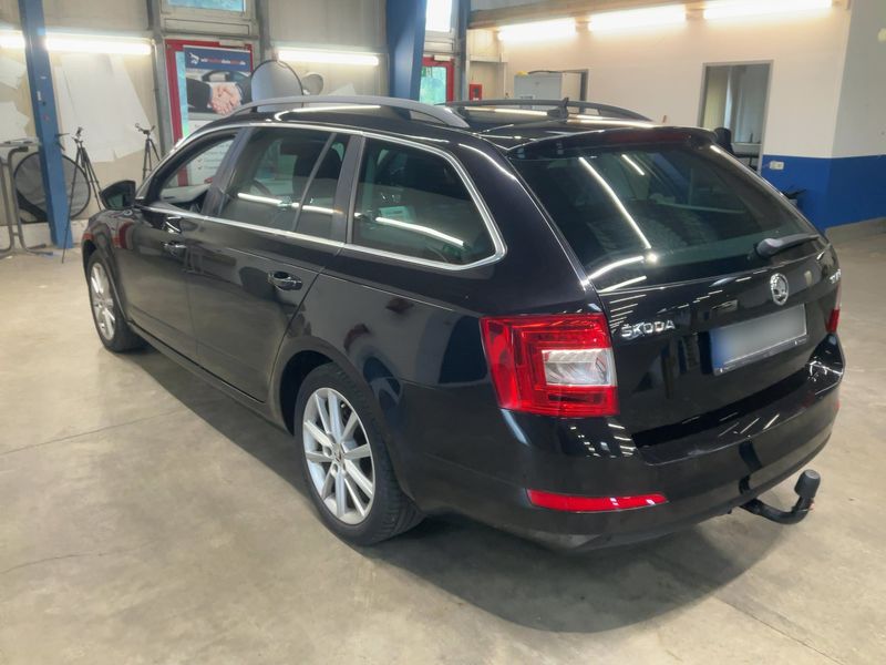 Skoda Octavia 1.4 TSI Elegance — zdjęcie 3