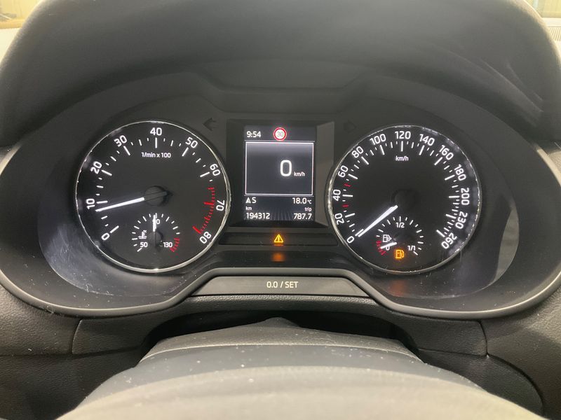 Skoda Octavia 1.4 TSI Elegance — zdjęcie 13