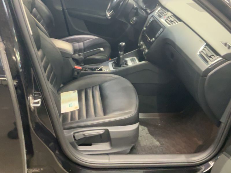 Skoda Octavia 1.4 TSI Elegance — zdjęcie 11