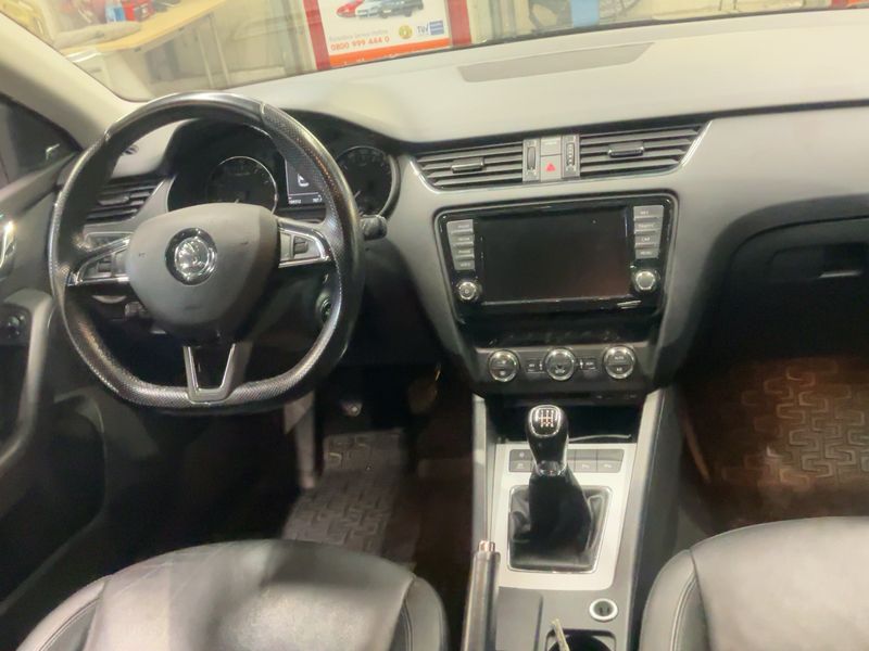 Skoda Octavia 1.4 TSI Elegance — zdjęcie 12