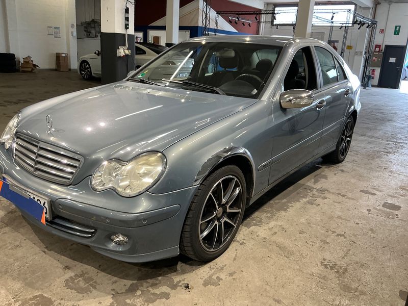 Mercedes-Benz C-Klasse C 180 Kompressor Classic 2004 – снимка 1