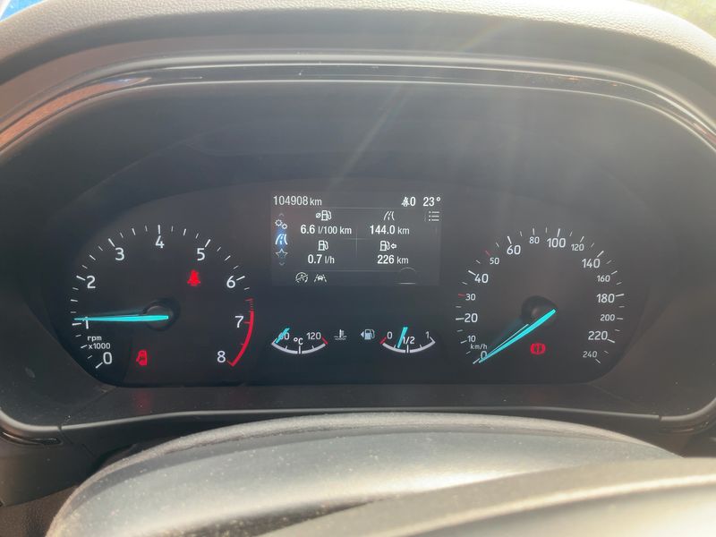 Ford Focus 1.0 EcoBoost Mild-Hybrid ST-Line — zdjęcie 13