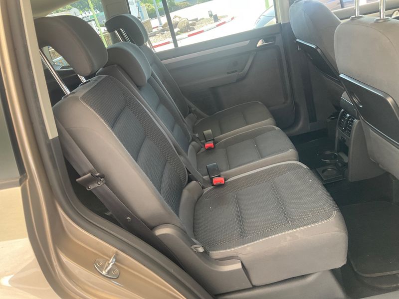 Volkswagen Touran 1.6 TDI Edition BlueMotion Tech — zdjęcie 14