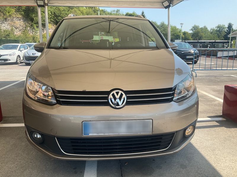Volkswagen Touran 1.6 TDI Edition BlueMotion Tech — zdjęcie 9