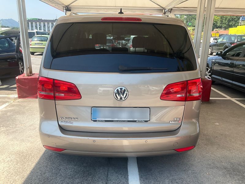 Volkswagen Touran 1.6 TDI Edition BlueMotion Tech — zdjęcie 5