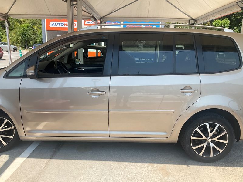 Volkswagen Touran 1.6 TDI Edition BlueMotion Tech — zdjęcie 4