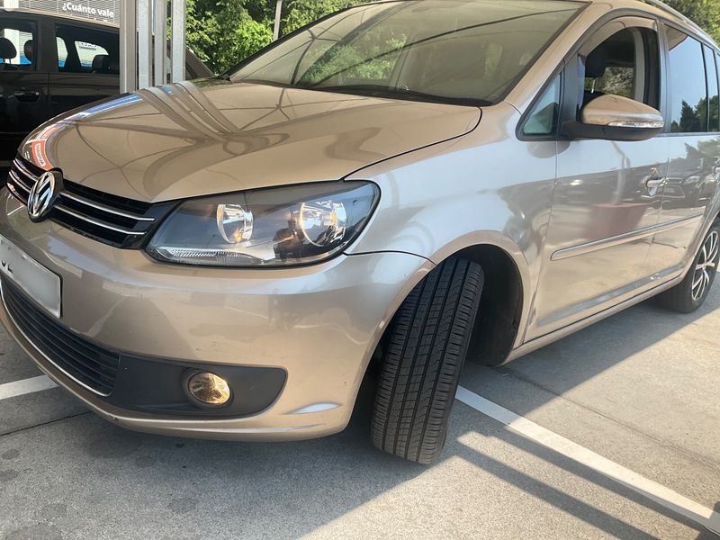 Volkswagen Touran 1.6 TDI Edition BlueMotion Tech — zdjęcie 2