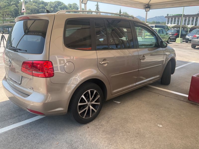 Volkswagen Touran 1.6 TDI Edition BlueMotion Tech — zdjęcie 6