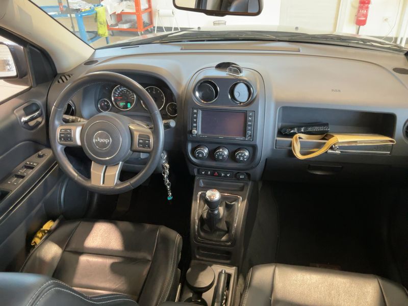 Jeep Compass 2.2 CRD Limited 4x2 — zdjęcie 12