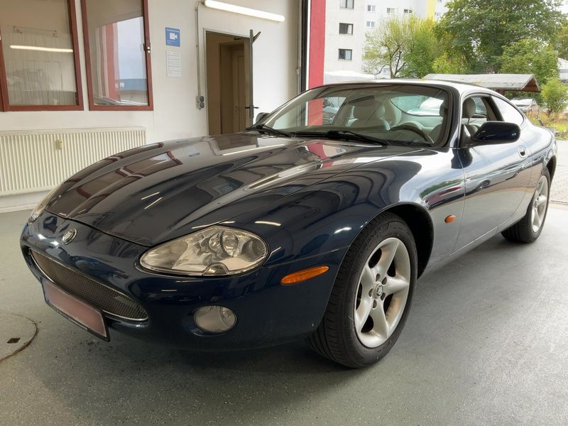 2001 Jaguar XK8