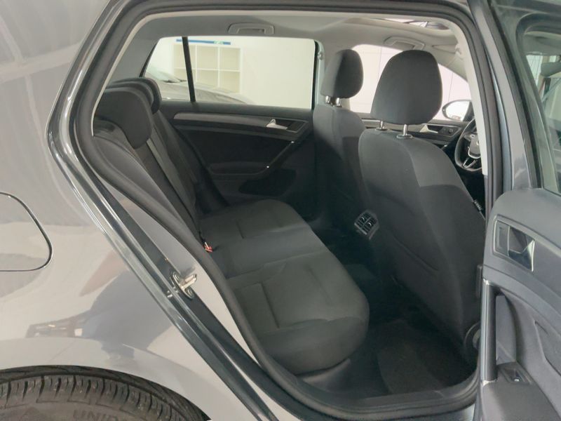 Volkswagen Golf VII 1.6 TDI Comfortline BlueMotion Tech — zdjęcie 14