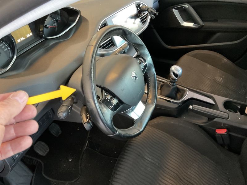 Peugeot 308 1.6 Blue-HDi Access Business 2016 – снимка 24