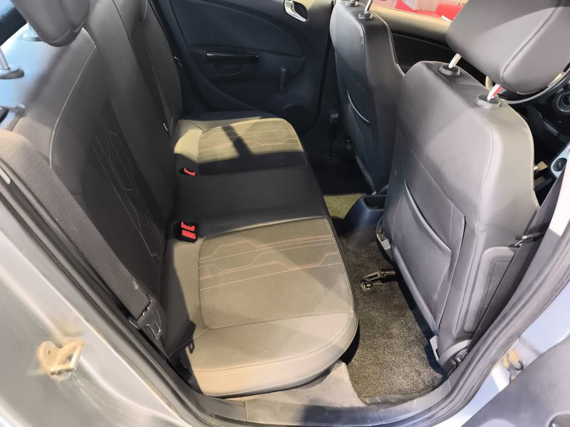 Opel Corsa 1.2 Selective — zdjęcie 13