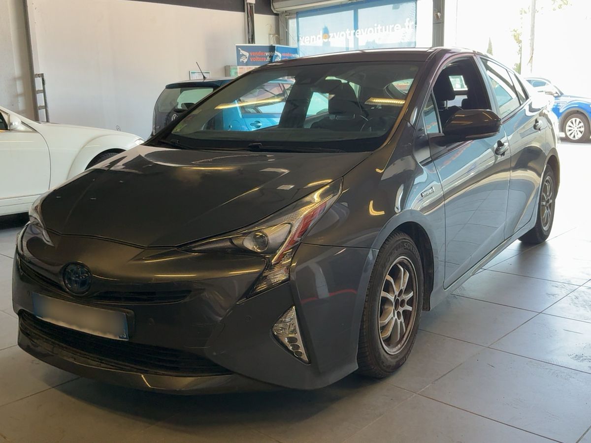 Toyota Prius 2016 — photo 1