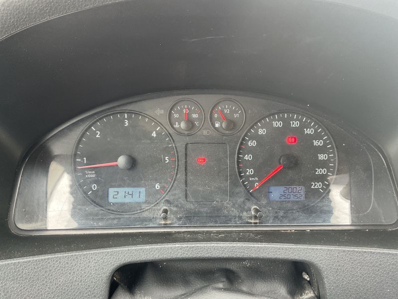 Volkswagen T5 Transporter 2.5 TDI Kasten — zdjęcie 4