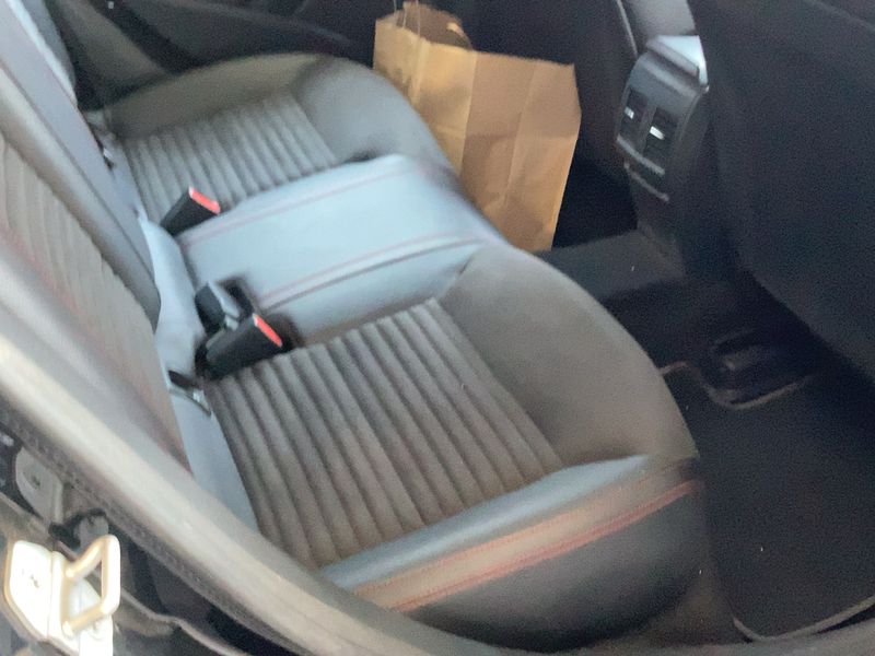 Mercedes-Benz CLA-Klasse CLA 200 d AMG Line — zdjęcie 14