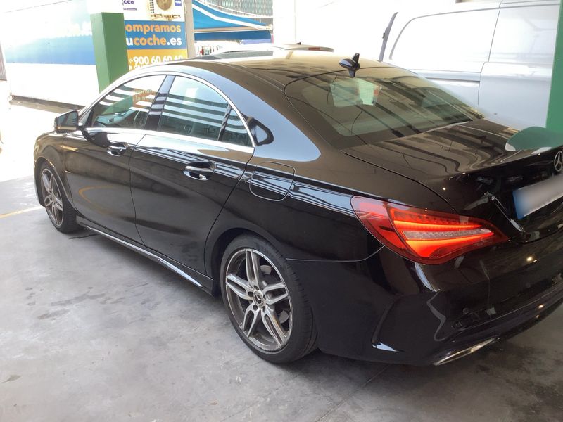 Mercedes-Benz CLA-Klasse CLA 200 d AMG Line — zdjęcie 3
