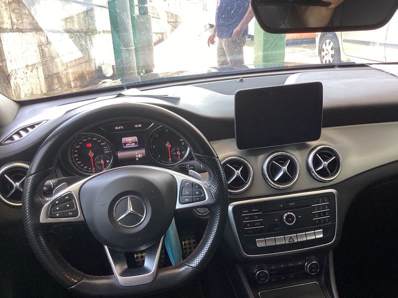 Mercedes-Benz CLA-Klasse CLA 200 d AMG Line — zdjęcie 12