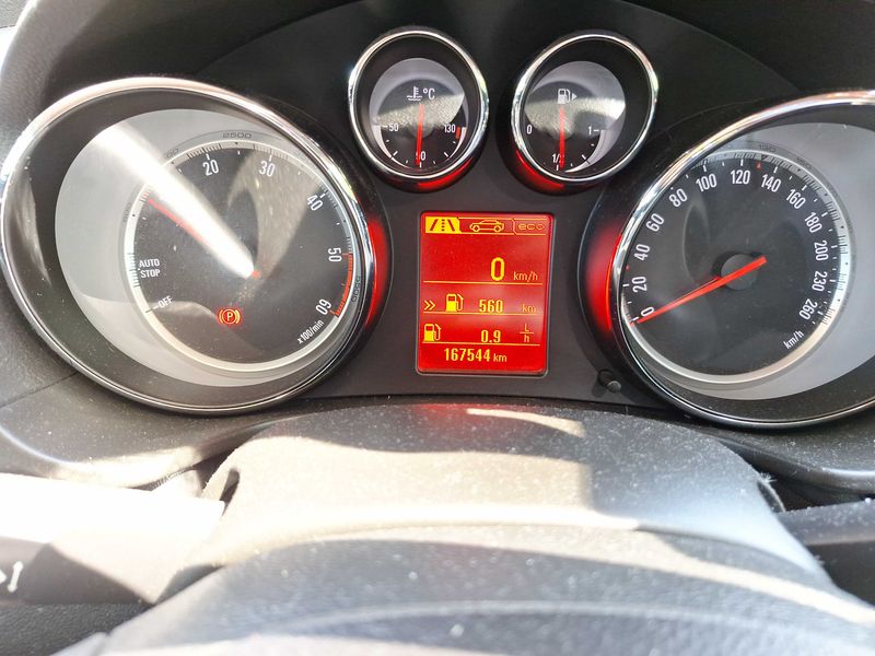 Opel Insignia Sports Tourer 2.0 CDTI Cosmo — zdjęcie 12