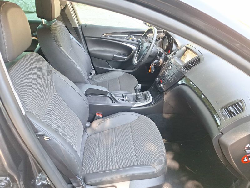 Opel Insignia Sports Tourer 2.0 CDTI Cosmo — zdjęcie 10