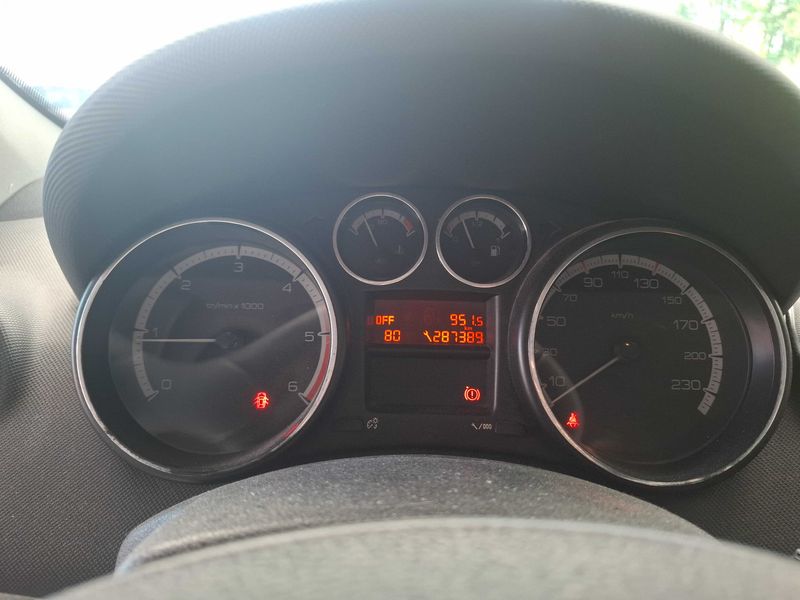 Peugeot 308 1.6 HDi Sport — zdjęcie 12