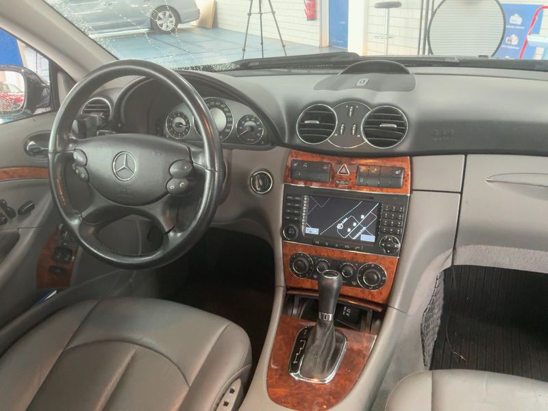 Mercedes-Benz CLK-Klasse CLK 350 Elegance — zdjęcie 12