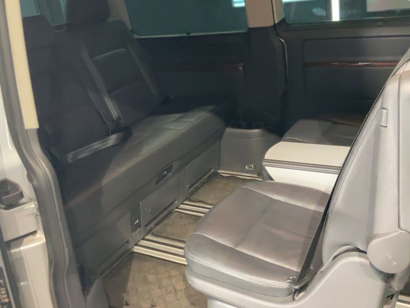 Volkswagen T5 Multivan 2.0 TDI Highline — zdjęcie 14