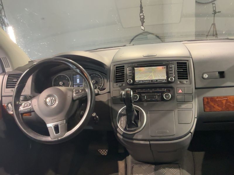 Volkswagen T5 Multivan 2.0 TDI Highline — zdjęcie 12