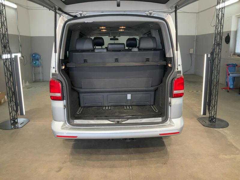 Volkswagen T5 Multivan 2.0 TDI Highline — zdjęcie 10