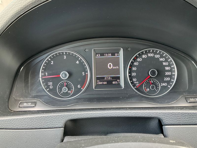 Volkswagen T5 Multivan 2.0 TDI Highline — zdjęcie 13