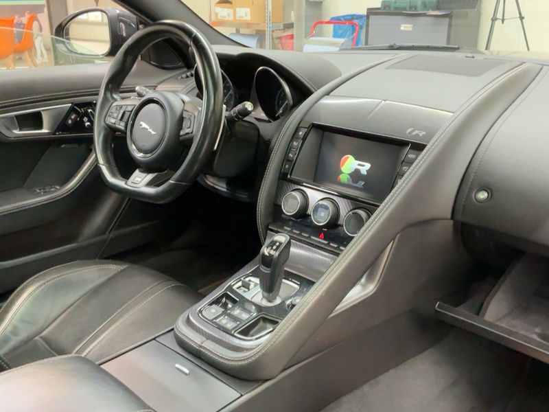 Jaguar F-TYPE 5.0 V8 R AWD — zdjęcie 12