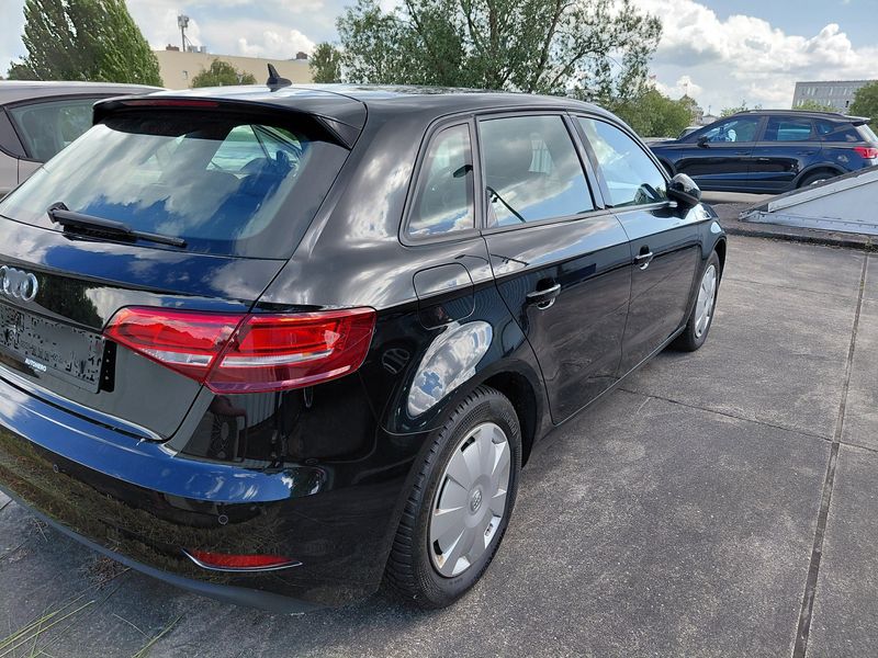 Audi A3 Sportback 2.0 TDI 2018 – снимка 8