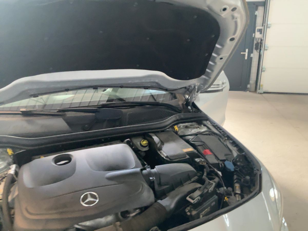Mercedes-Benz CLA-Klasse 2016 — photo 23