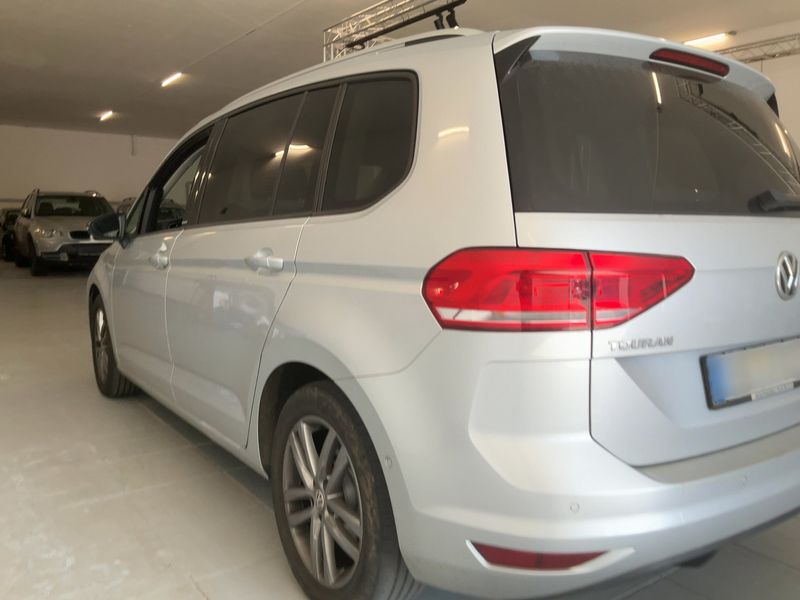 Volkswagen Touran 1.5 TSI ACT IQ.DRIVE — zdjęcie 3