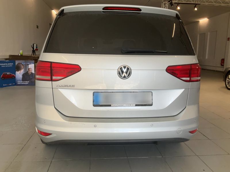 Volkswagen Touran 1.5 TSI ACT IQ.DRIVE — zdjęcie 5