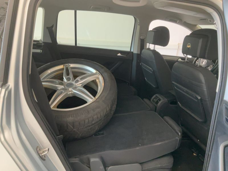 Volkswagen Touran 1.5 TSI ACT IQ.DRIVE — zdjęcie 14